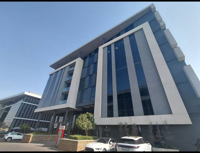 334M² OFFICE TO LET IN VORNA VALLEY